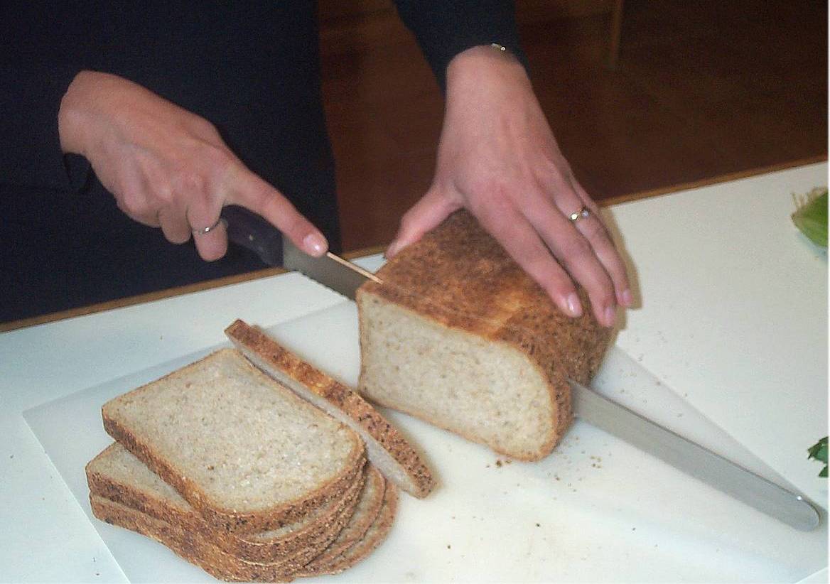 Cutting bread.jpg